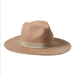 NWT: Banana Republic felt tan fedora